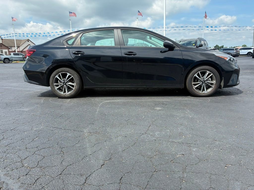 Used 2024 Kia Forte LXS w/ LXS Technology Package FWD image 5