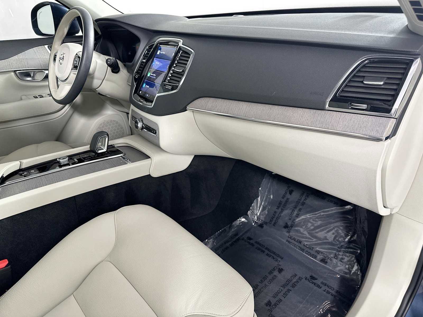 Used 2025 Volvo XC90 B6 Plus w/ Protection Package Premier image 29