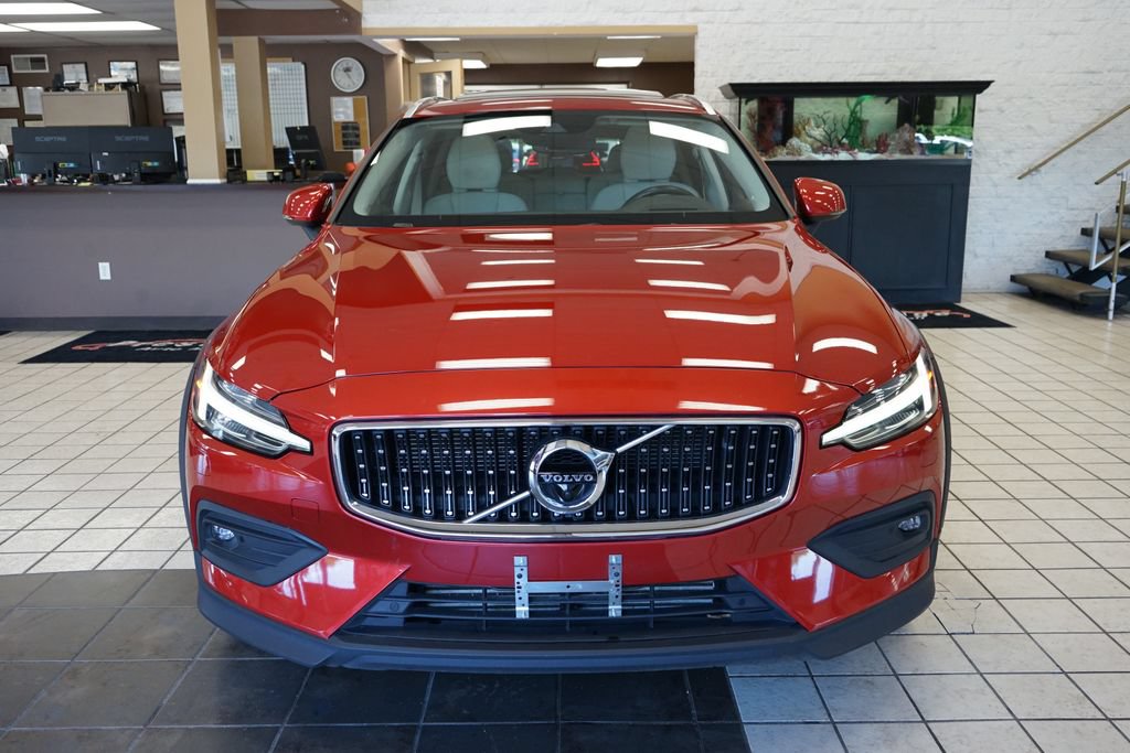 Used 2022 Volvo V60 T5 Cross Country AWD/4WD image 21