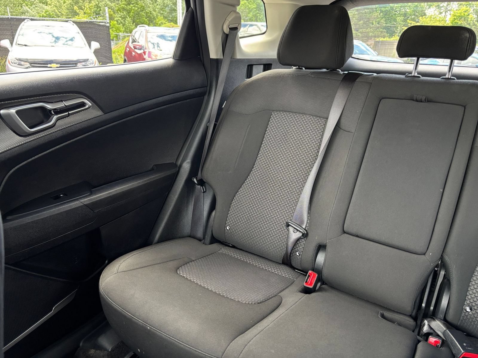 Used 2025 Kia Sportage LX FWD image 39
