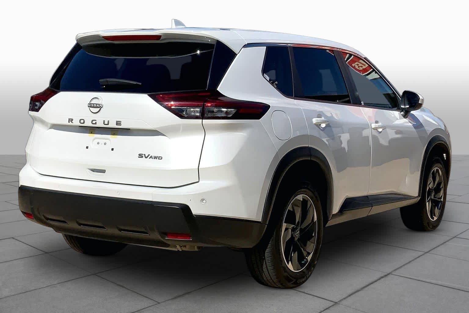 Used 2024 Nissan Rogue SV AWD/4WD image 12