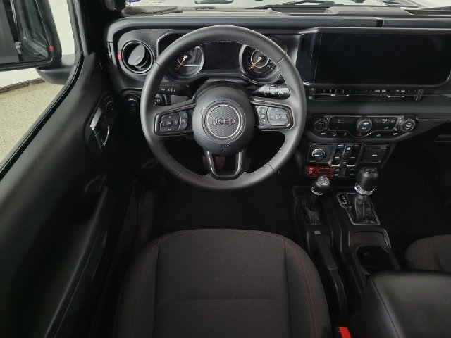 Used 2026 Jeep Wrangler Unlimited Rubicon AWD/4WD image 8