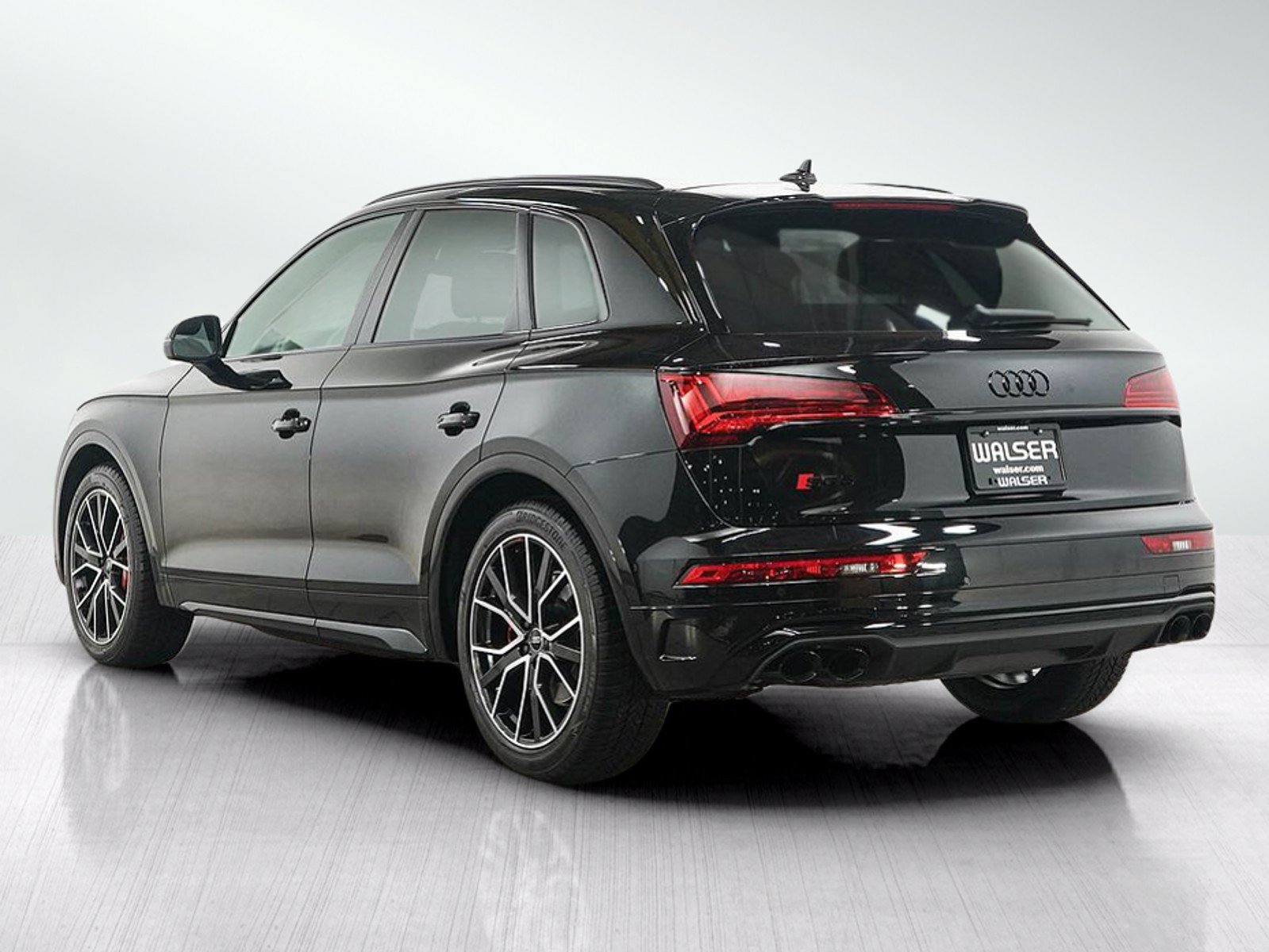 Used 2024 Audi SQ5 Premium Plus w/ Premium Plus Package AWD/4WD image 3