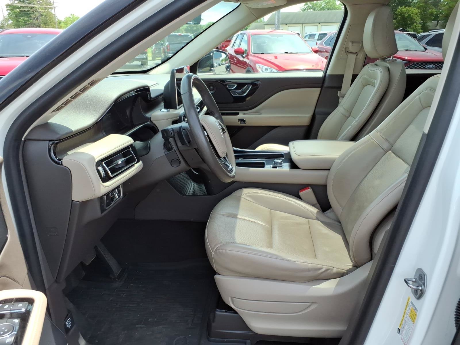 Used 2021 Lincoln Aviator Reserve w/ Elements Package Plus AWD/4WD image 13