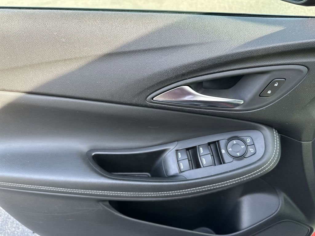 Used 2024 Buick Encore GX Sport Touring image 15