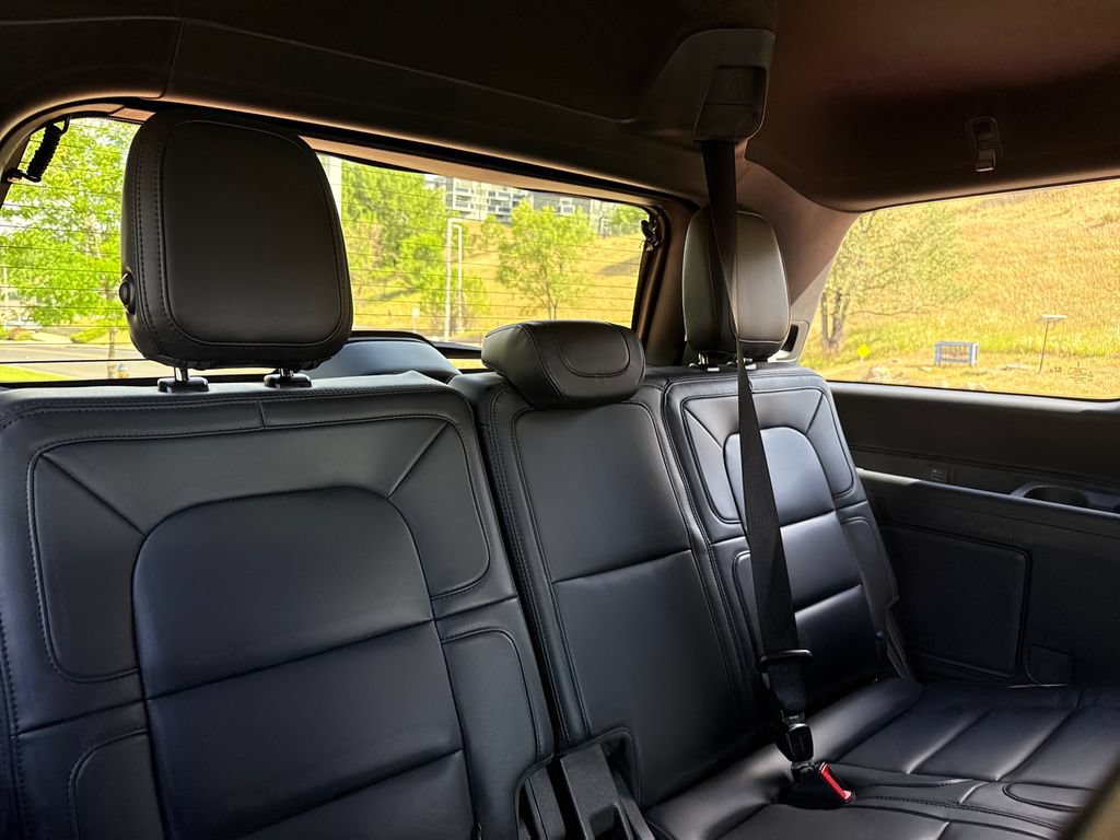 Used 2024 Lincoln Navigator Premiere AWD/4WD image 28
