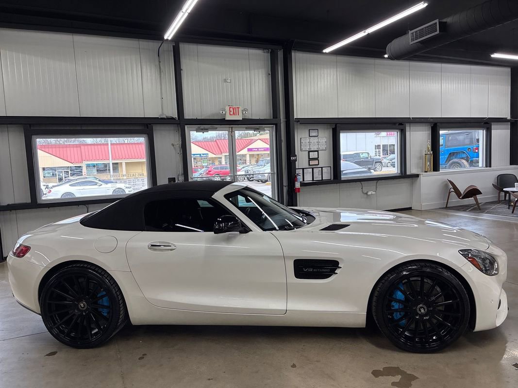 Used 2018 Mercedes-Benz AMG GT Roadster w/ Lane Tracking Package image 14