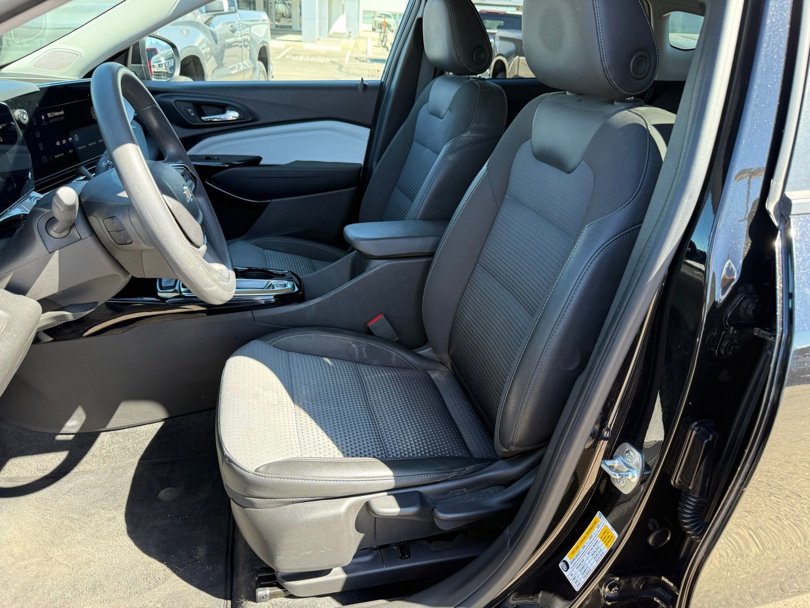 Certified 2024 Chevrolet Trax LT image 29