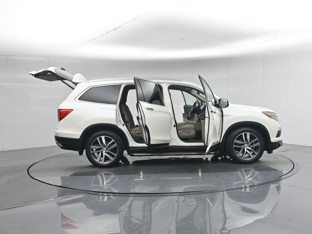 Used 2016 Honda Pilot Elite image 3