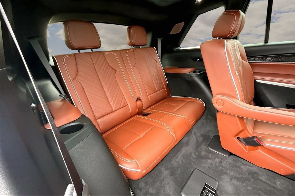 Certified 2026 Cadillac Vistiq Platinum AWD/4WD image 26