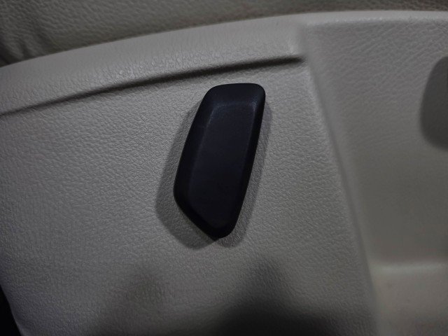 Used 2017 Volkswagen Tiguan S image 28