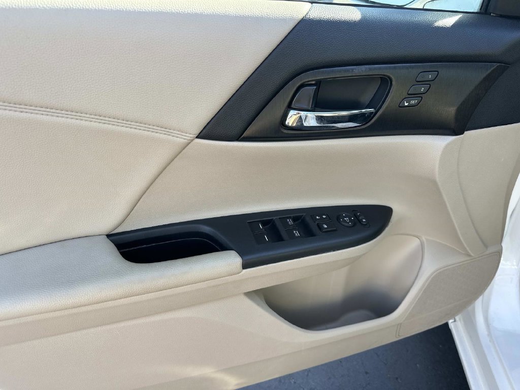 Used 2015 Honda Accord EX-L image 15