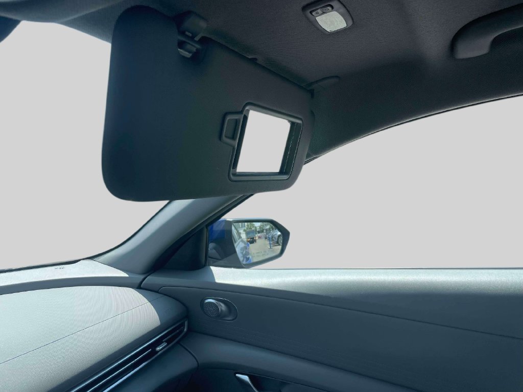 Used 2023 Hyundai Elantra SEL FWD image 32