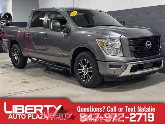 Used 2024 Nissan Titan SV w/ SV Convenience Package image 1