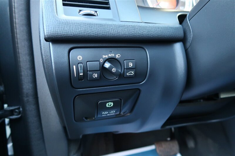 Used 2013 Volvo XC60 T6 AWD/4WD image 11