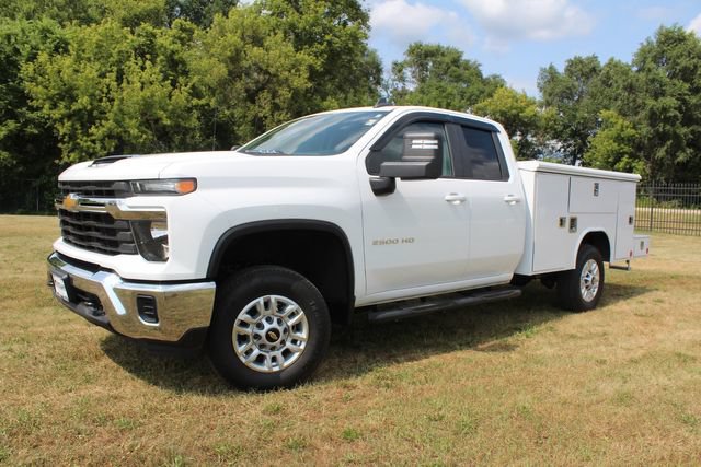 Used 2024 Chevrolet Silverado 2500 LT AWD/4WD image 2