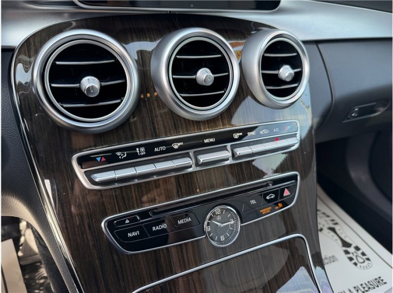 Used 2018 Mercedes-Benz C 300 Sedan w/ Premium Package image 43