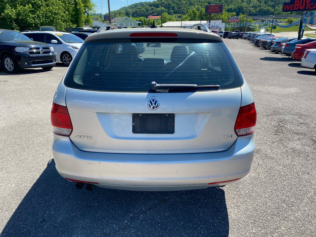 Used 2011 Volkswagen Jetta TDI FWD image 6