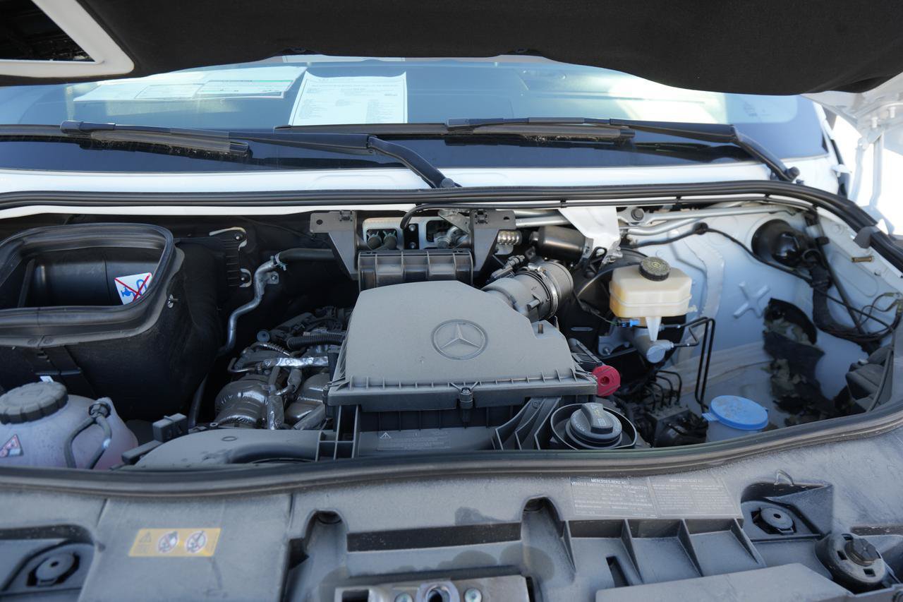 Used 2024 Mercedes-Benz Sprinter 2500 image 21