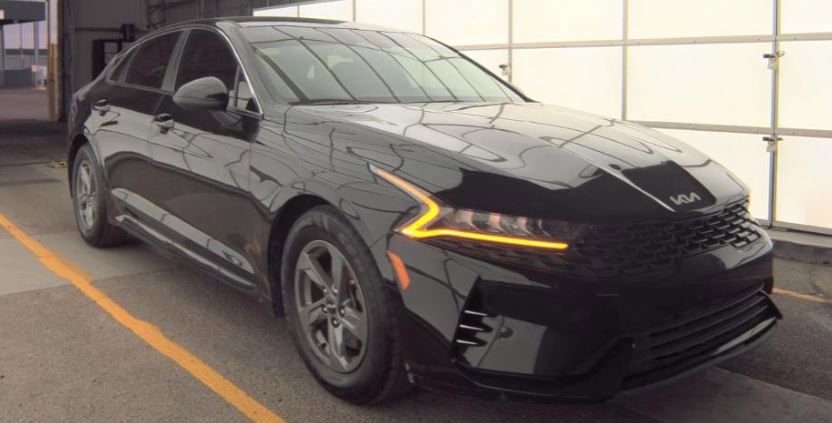 Used 2023 Kia K5 LXS image 2