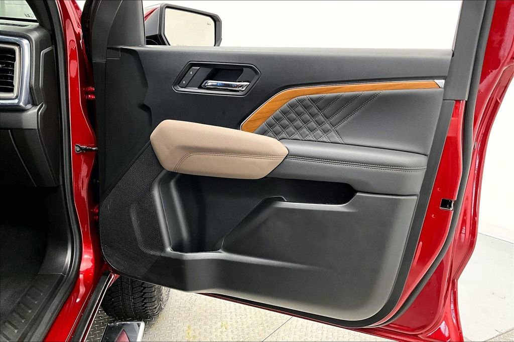 Used 2025 GMC Canyon Denali image 19