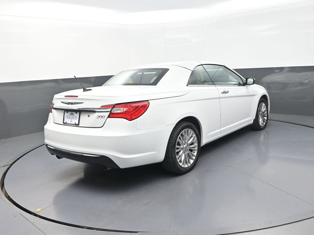 Used 2011 Chrysler 200 Limited FWD image 11