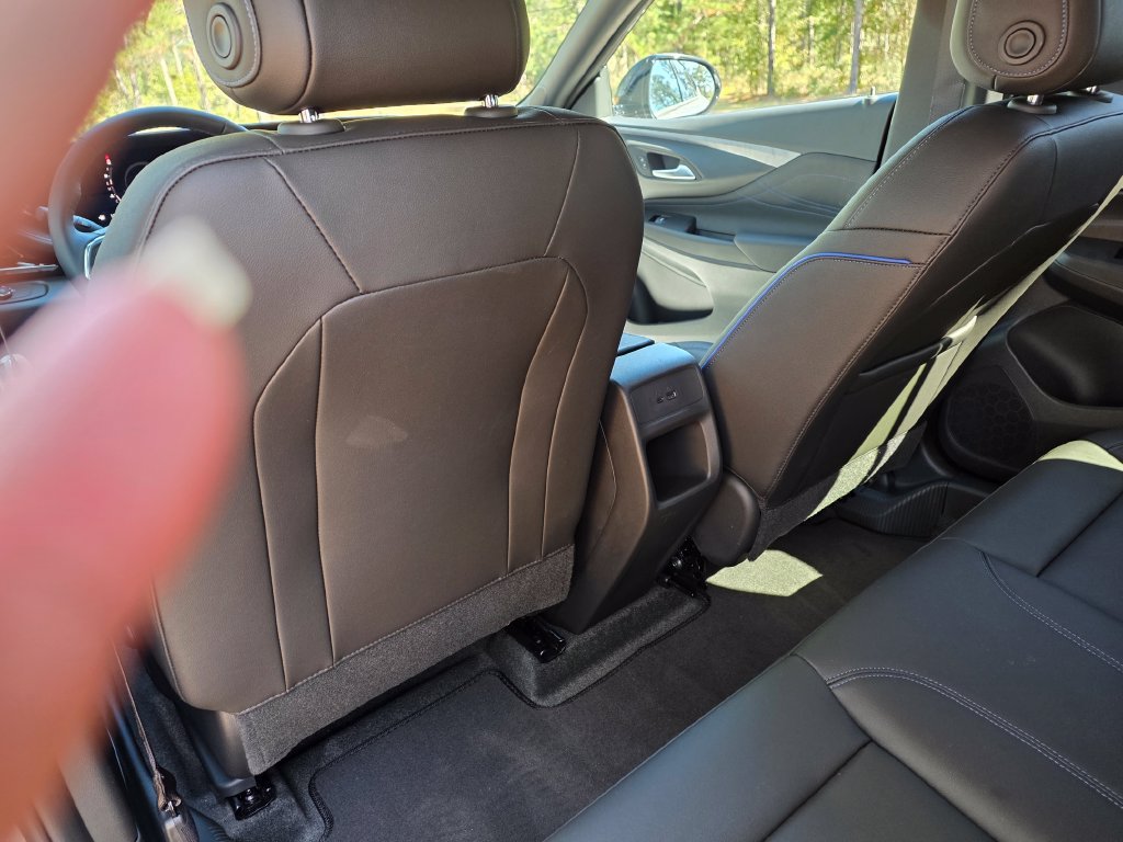 Used 2026 Buick Envista Sport Touring w/ Convenience I Package FWD image 17