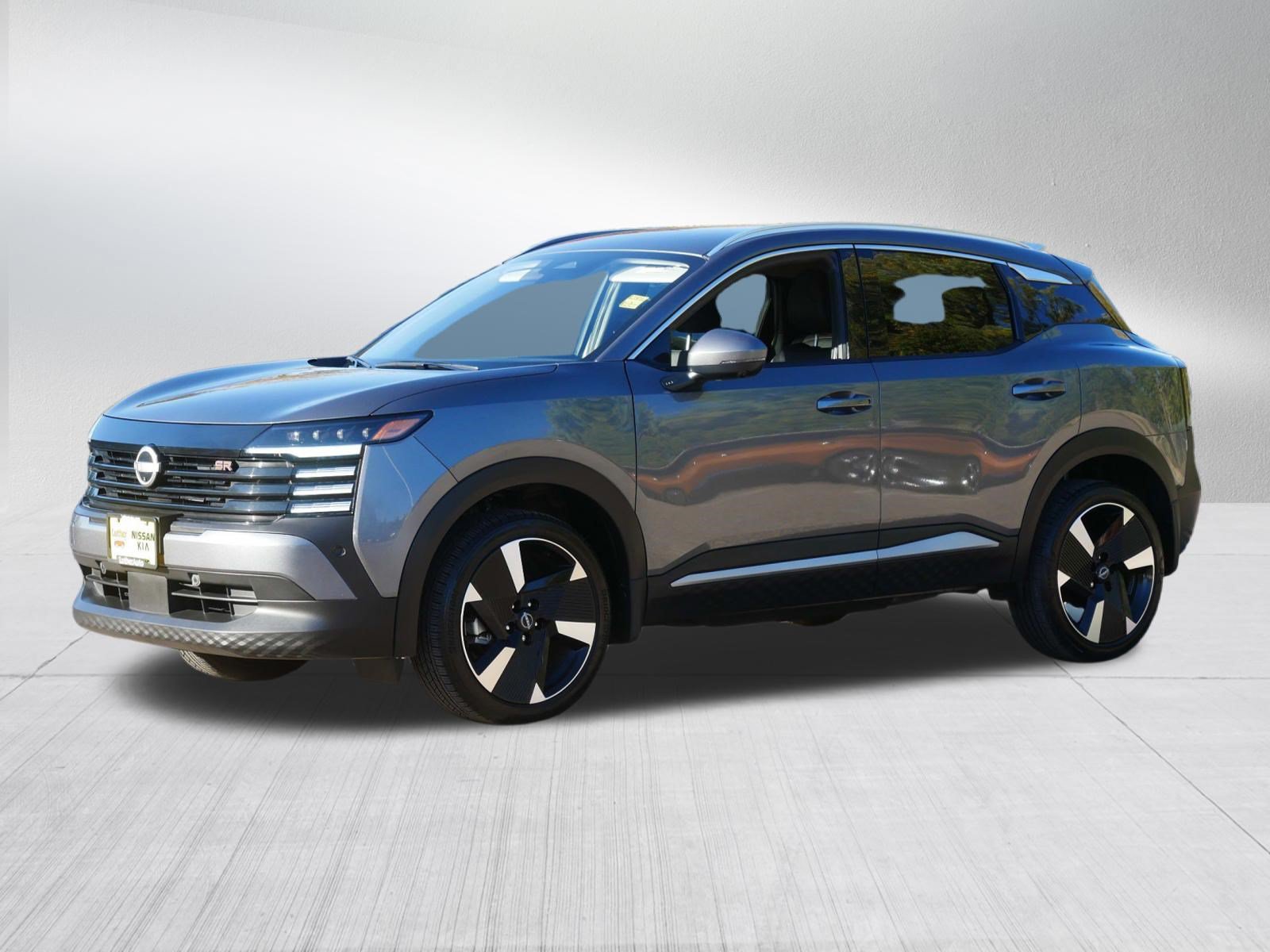 Certified 2025 Nissan Kicks SR AWD/4WD image 3