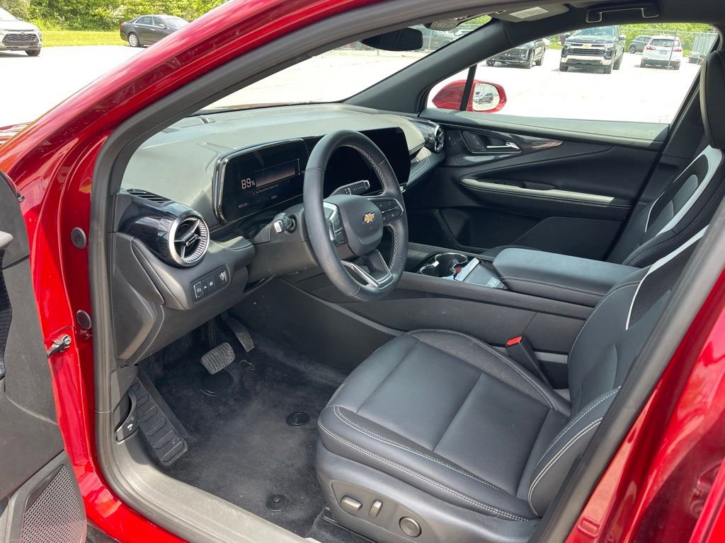 Used 2024 Chevrolet Blazer EV LT AWD/4WD image 12