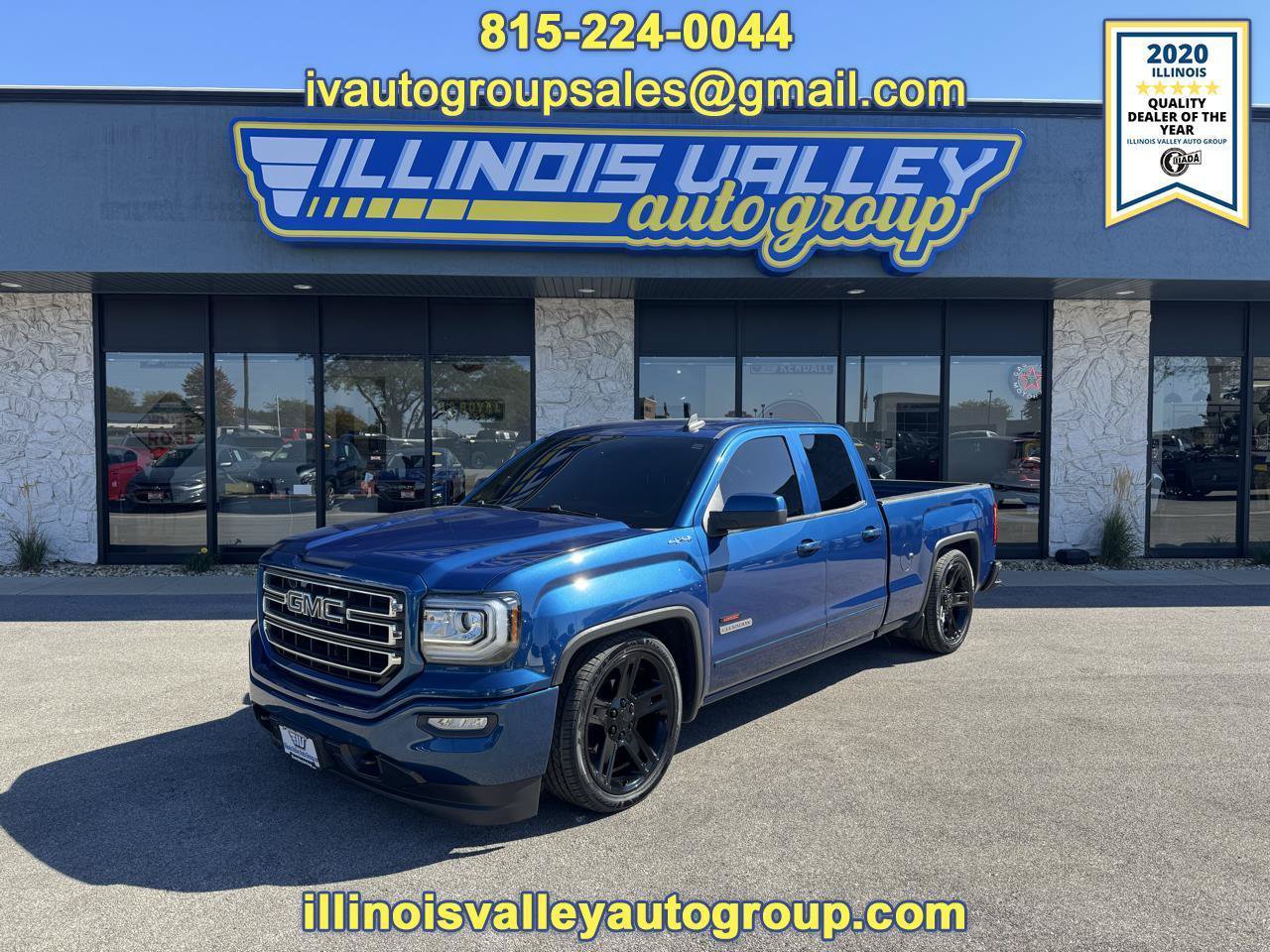 Used 2017 GMC Sierra 1500 SLE w/ SLE Value Package AWD/4WD image 1