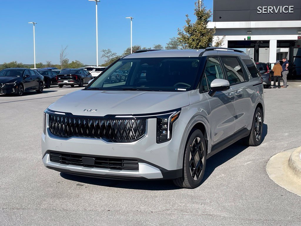 New 2027 Kia Carnival EX FWD image 3