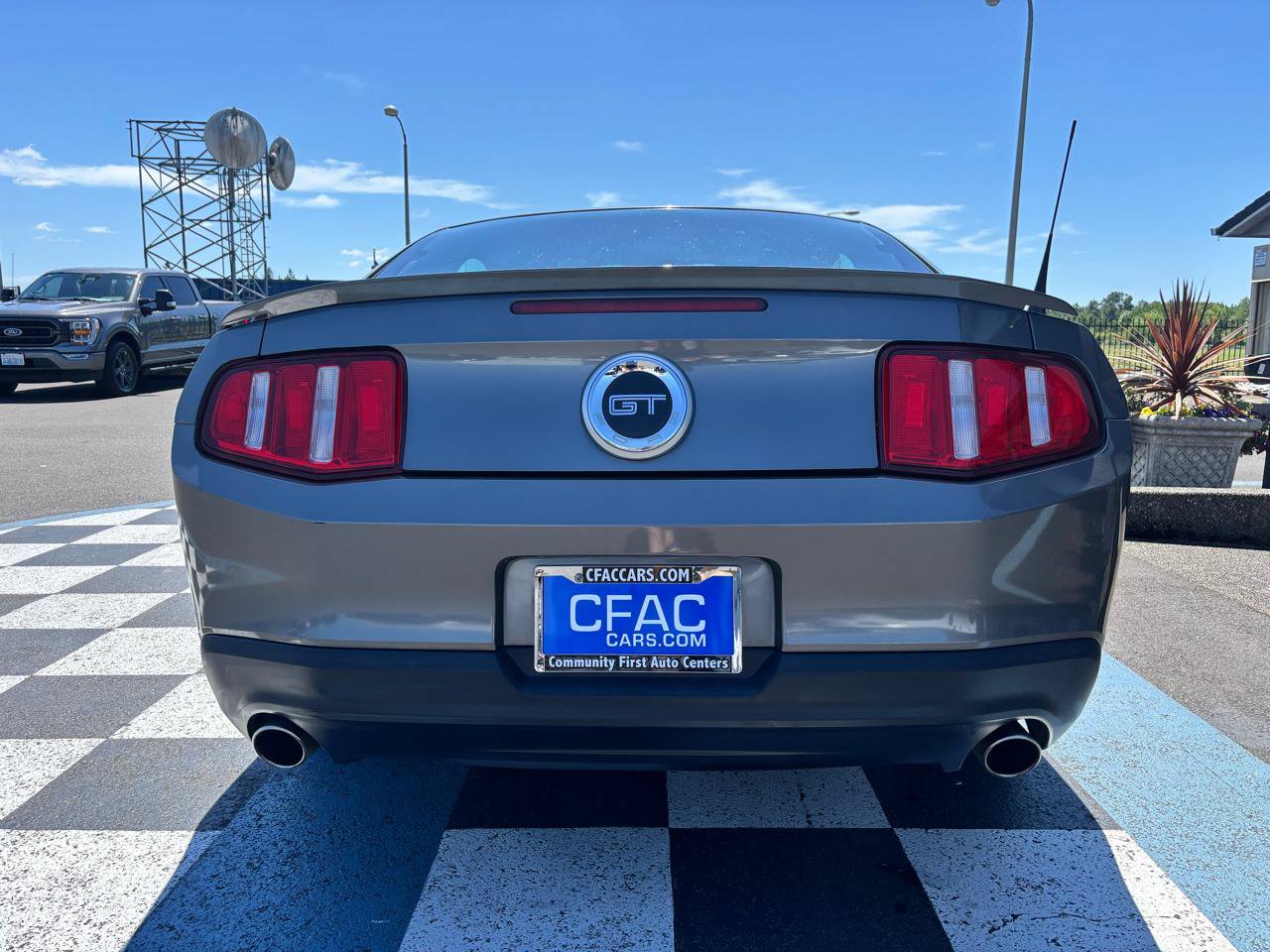 Used 2010 Ford Mustang GT RWD image 5