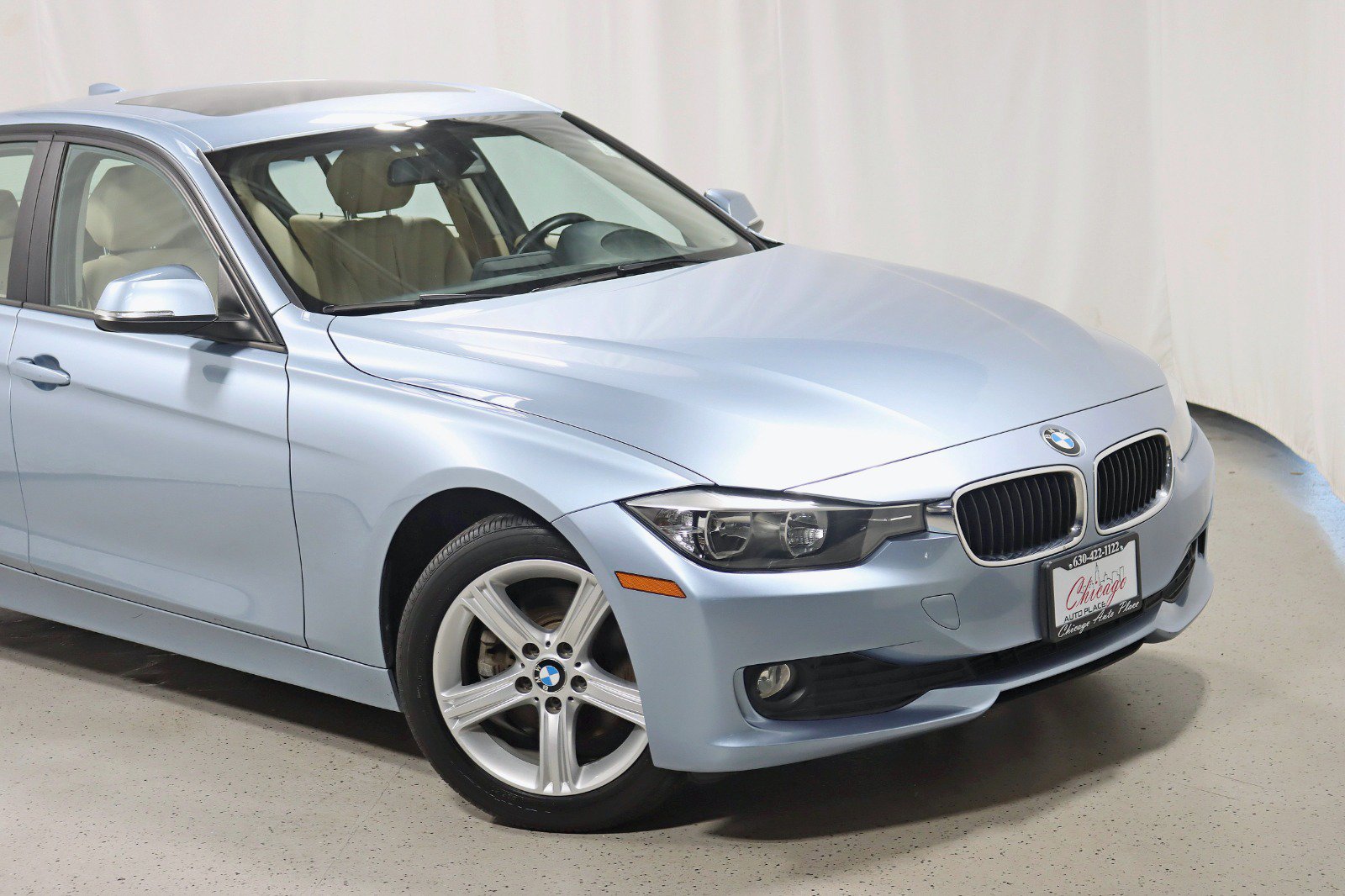 Used 2013 BMW 320i xDrive Sedan AWD/4WD image 2