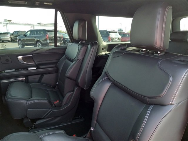 New 2025 Ford Expedition Max Platinum w/ Stealth Performance Package image 15