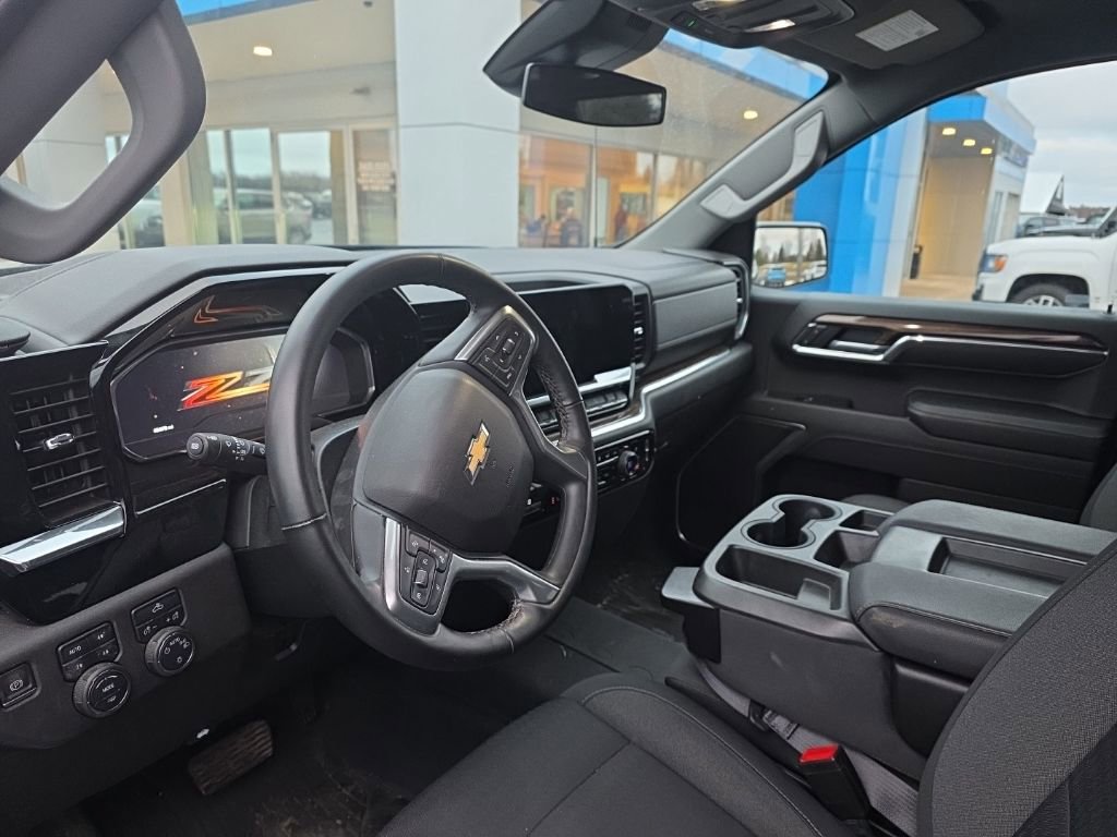 Used 2023 Chevrolet Silverado 1500 LT image 9