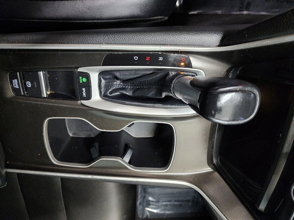Used 2018 Honda Accord Sport image 19
