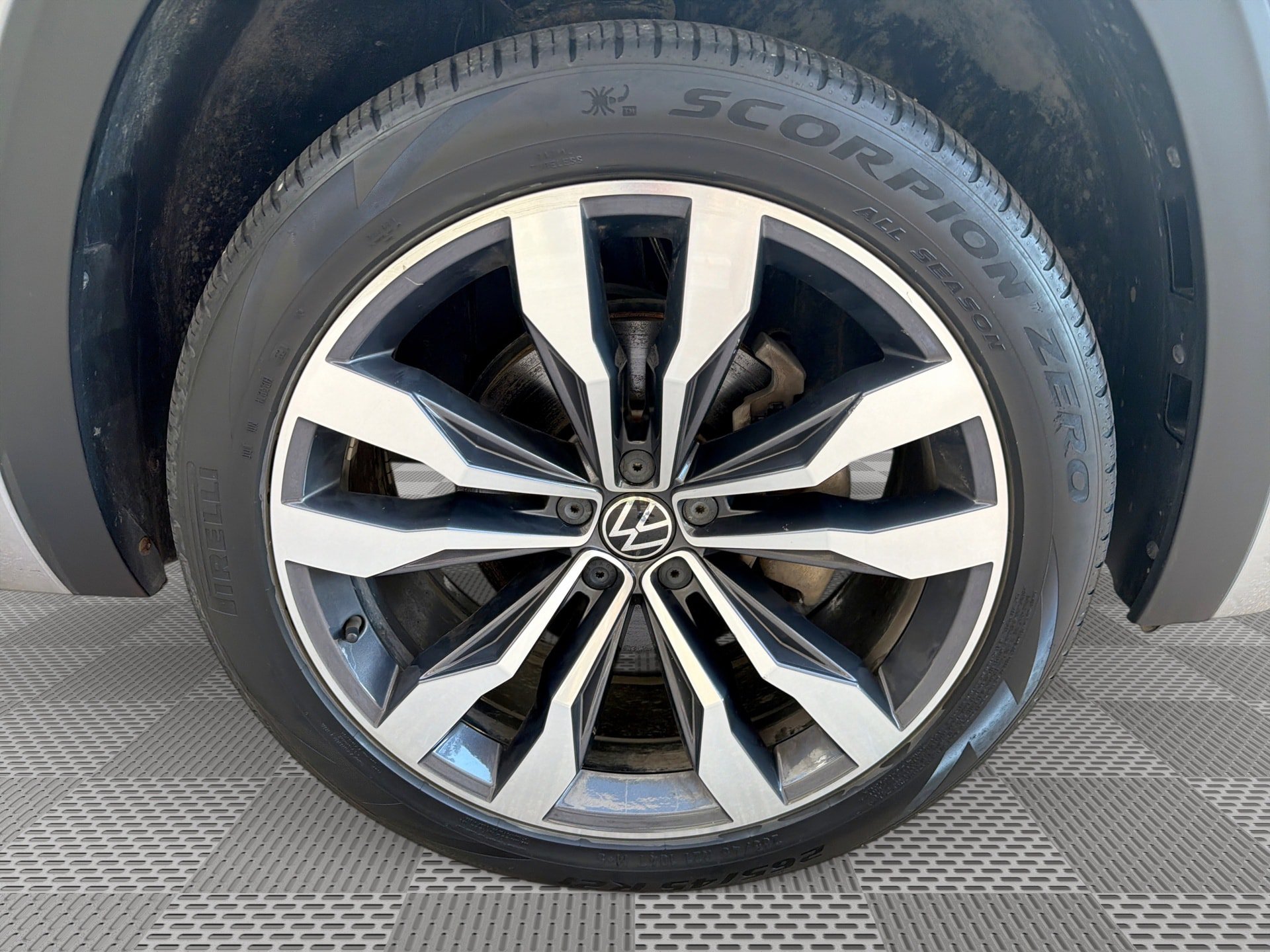 Used 2021 Volkswagen Atlas Cross Sport SEL Premium R-Line AWD/4WD image 31