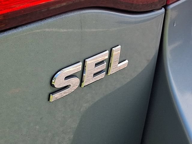 Used 2009 Volkswagen Routan SEL Premium FWD image 3
