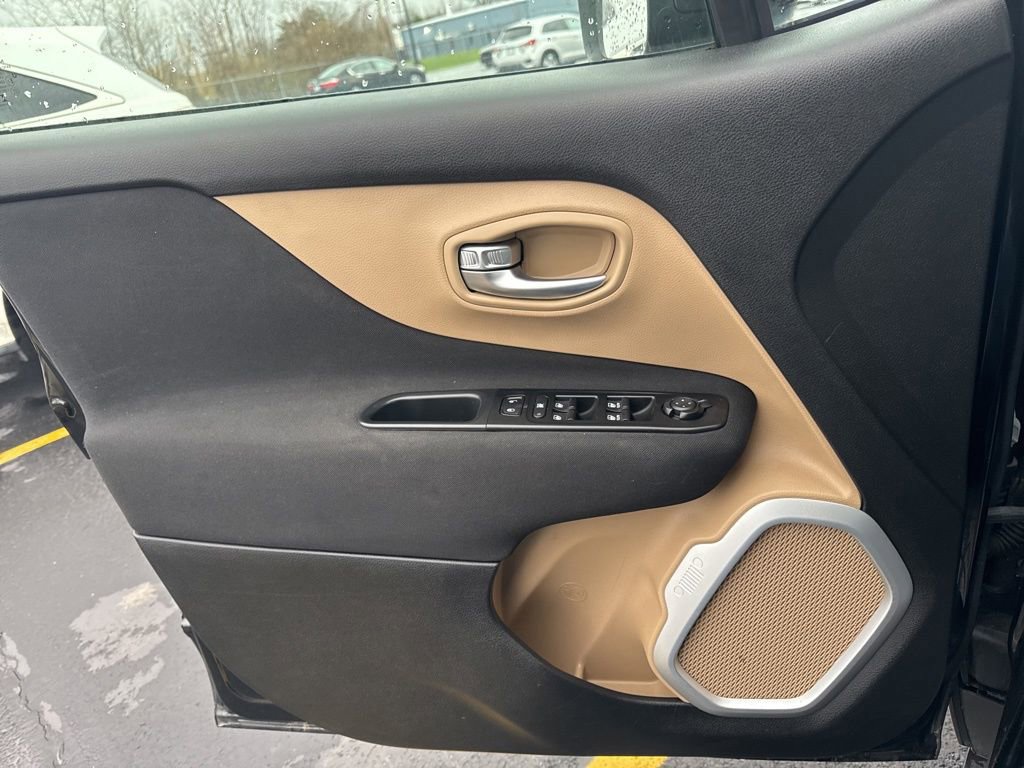 Used 2019 Jeep Renegade Sport image 9