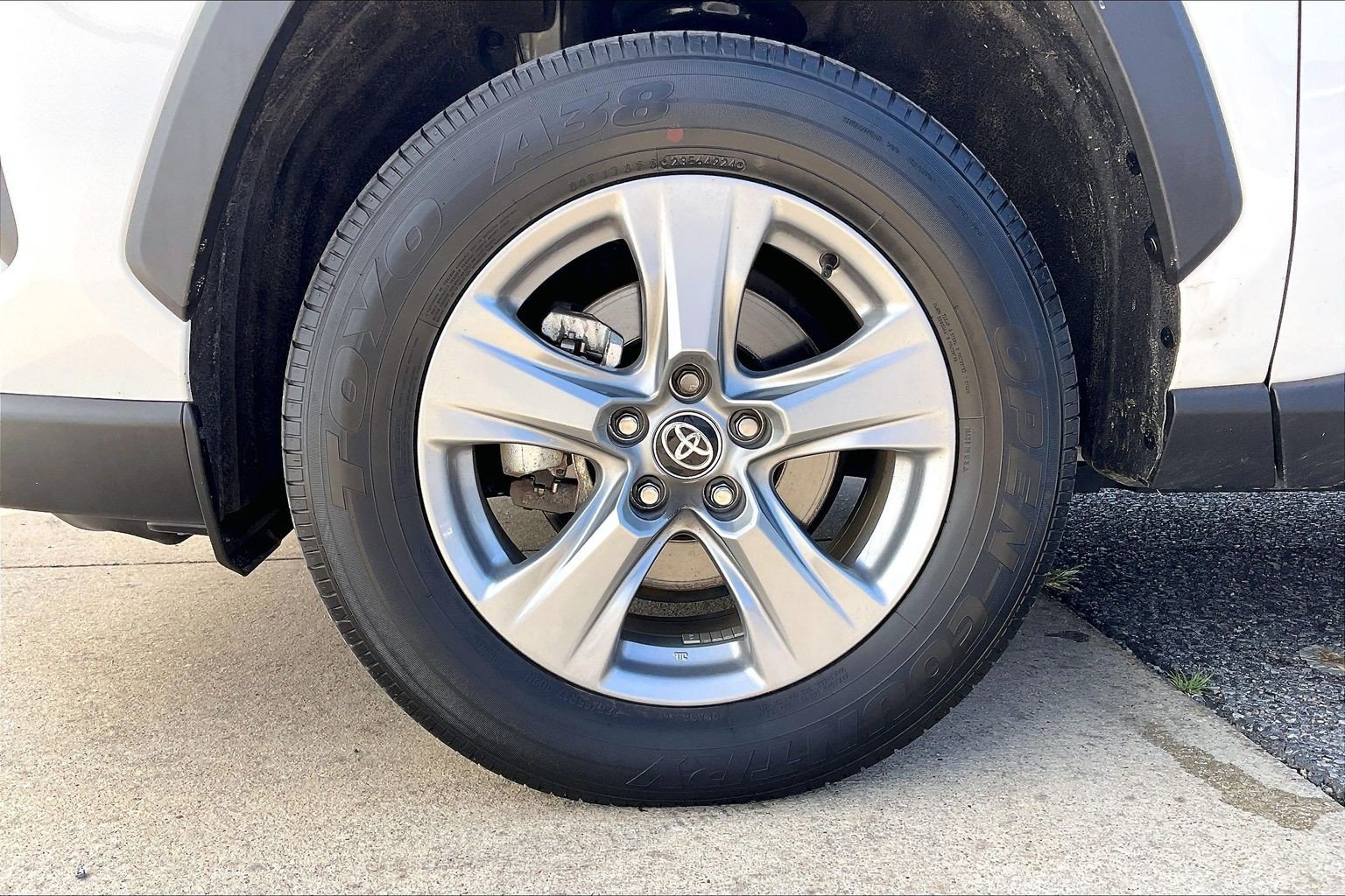 Used 2025 Toyota RAV4 LE AWD/4WD image 11