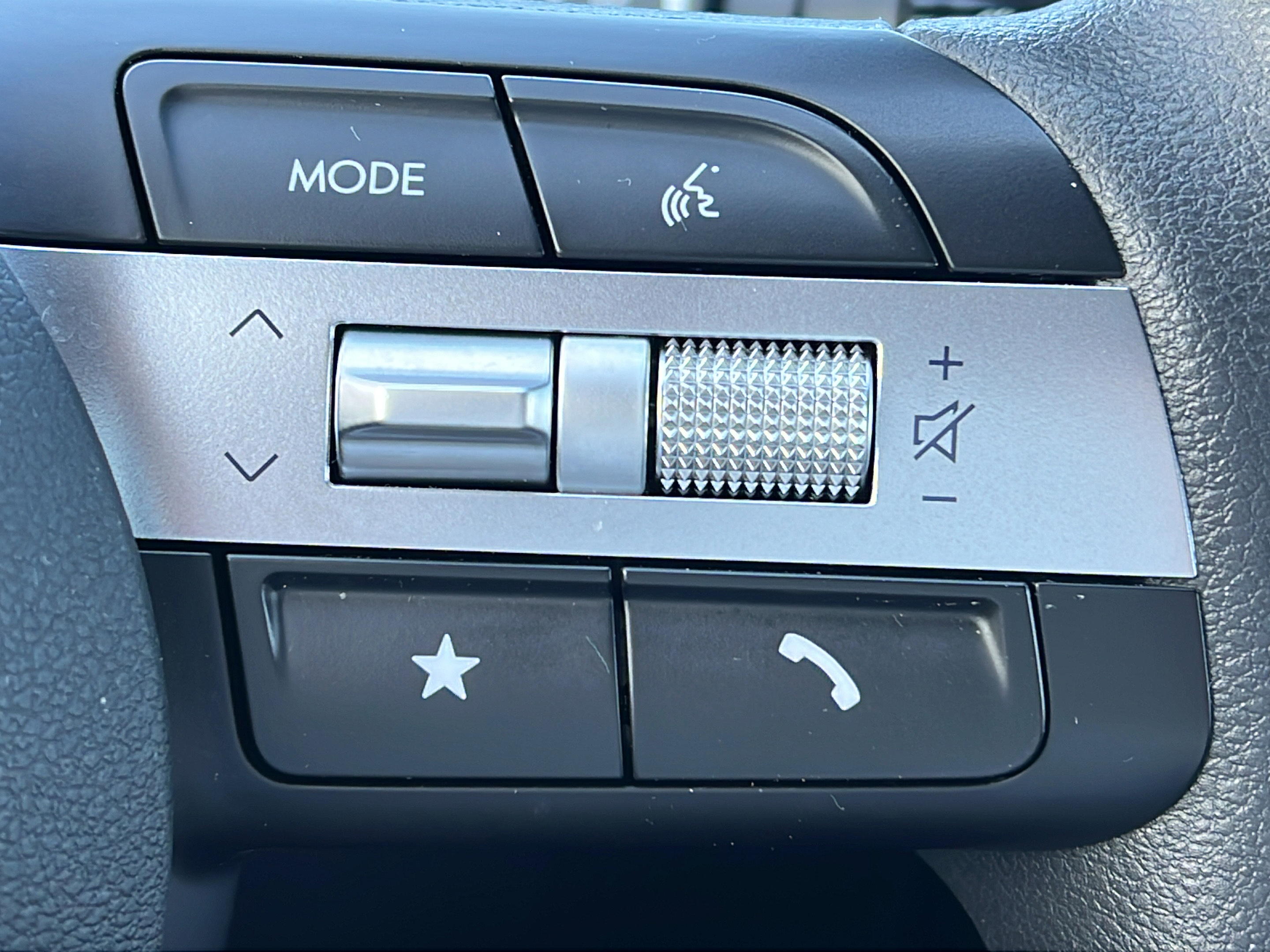 Certified 2025 Hyundai Santa Cruz SEL FWD image 22
