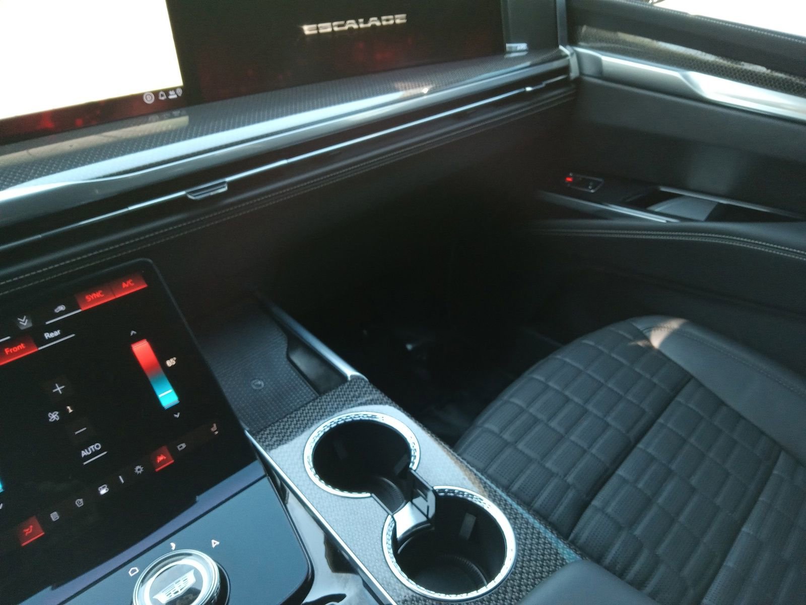 Used 2025 Cadillac Escalade V w/ LPO, ONYX Package image 20