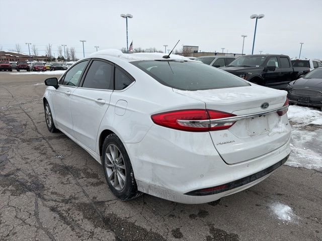 Used 2017 Ford Fusion SE w/ Fusion SE Technology Package image 7