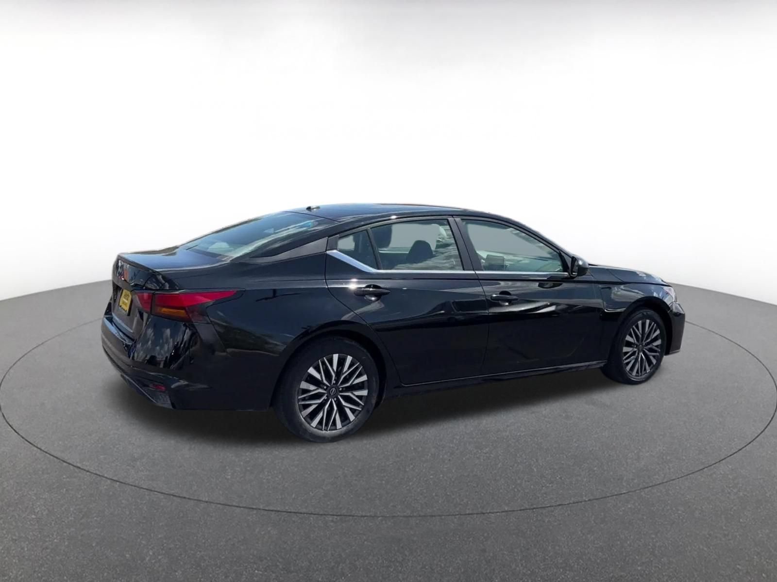 Used 2026 Nissan Altima 2.5 SV FWD image 13