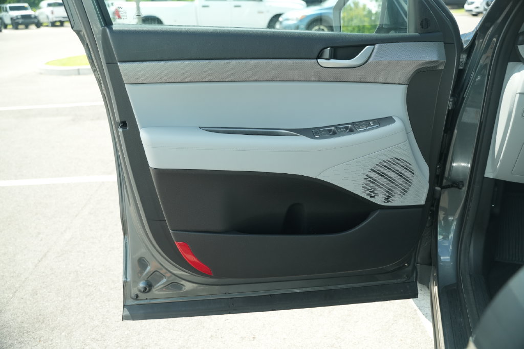 Used 2025 Hyundai Palisade SEL FWD image 14