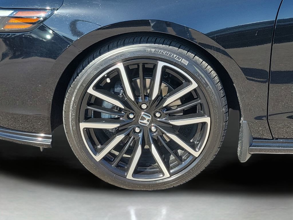 Used 2025 Honda Accord Touring image 10