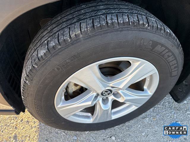 Certified 2024 Toyota Highlander LE image 2