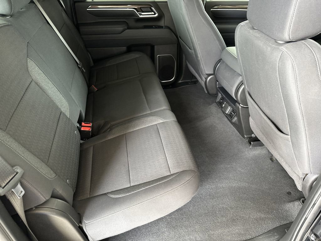 Used 2025 Chevrolet Silverado 2500 LT w/ Convenience Package image 34