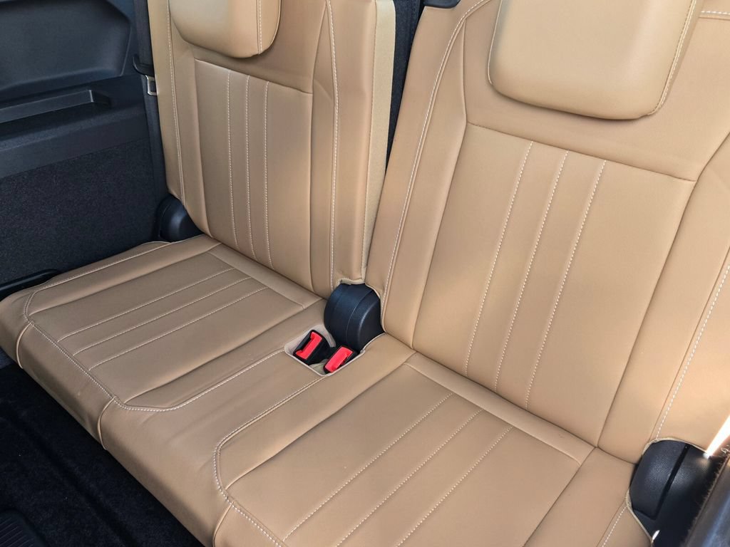Certified 2024 Volkswagen Tiguan SE R-Line FWD image 13