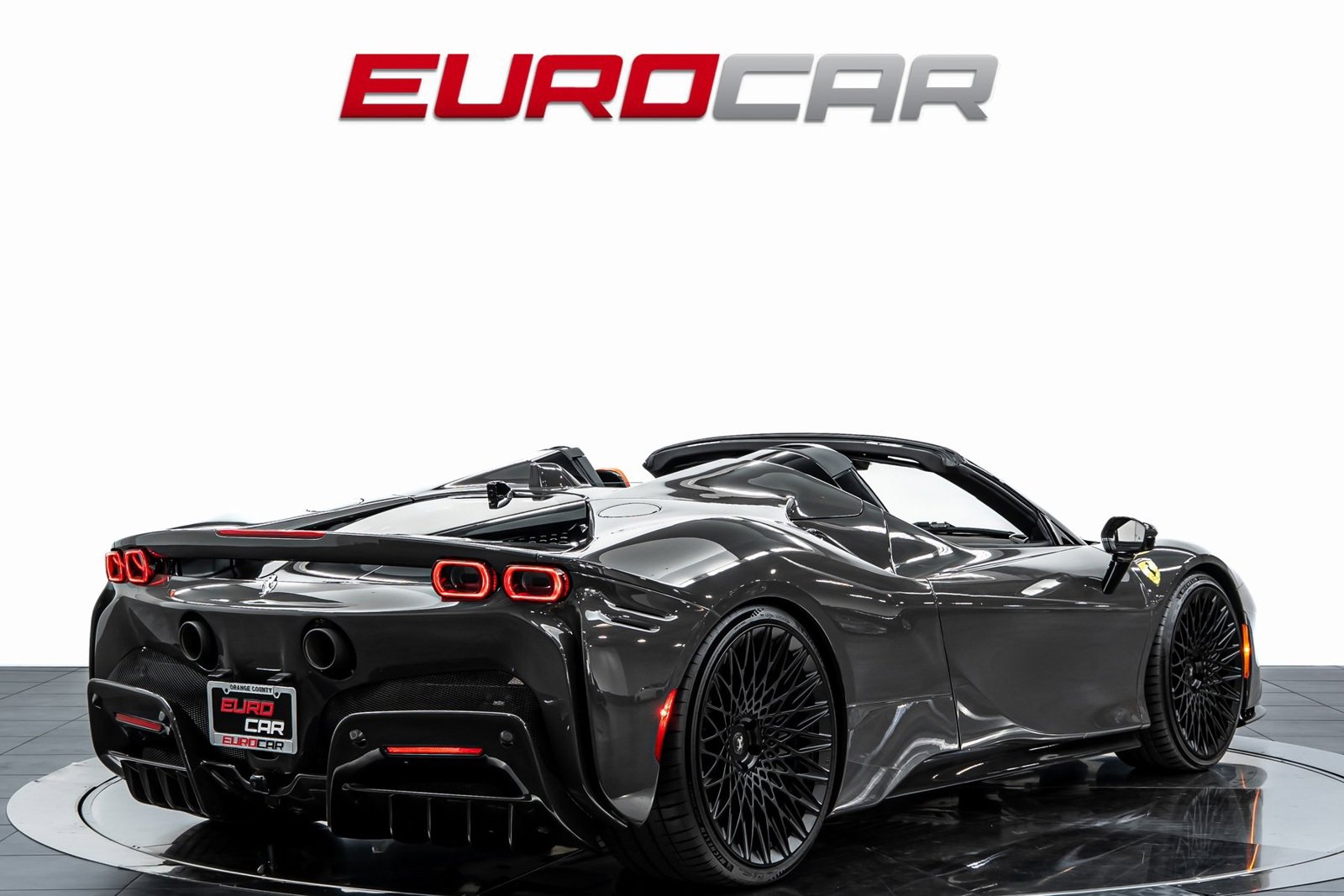 Used 2024 Ferrari SF90 Spider image 6